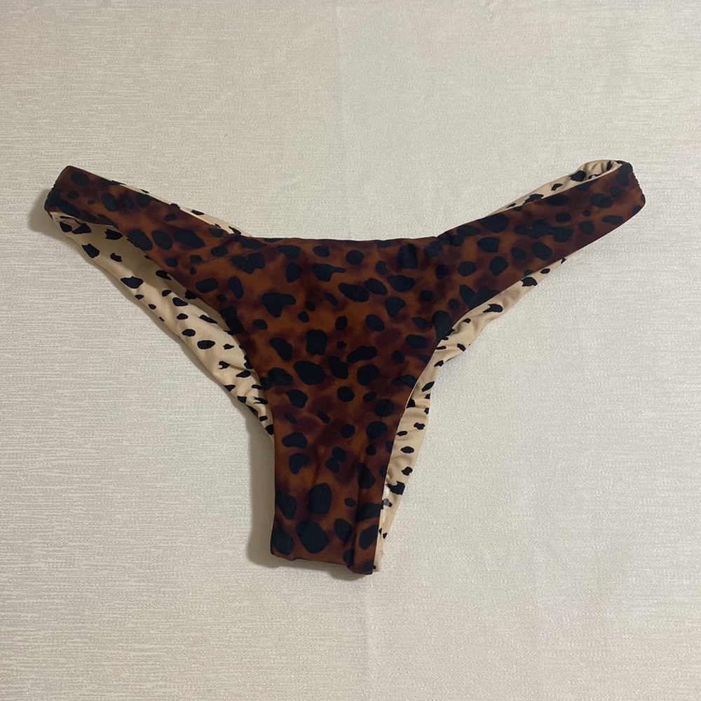 PILYQ Women's Wild Heart Reversible Basic Ruched Teeny Bikini Bottom Size M
